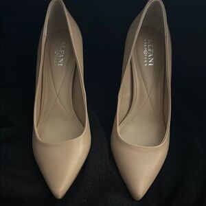 Women's Cream Pumps